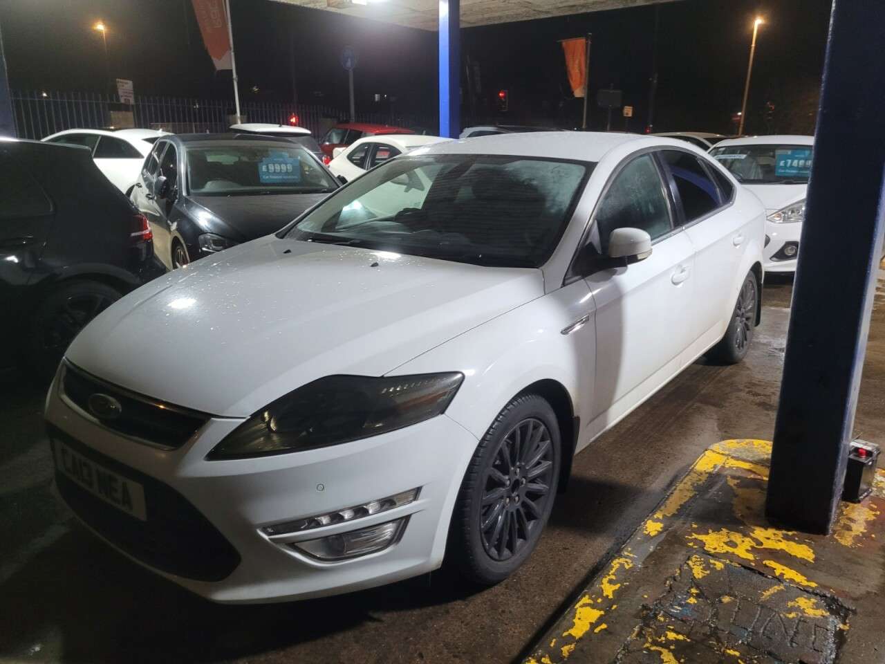 A 2014 FORD MONDEO 2.0 TDCi Zetec Business Edition Hatchback 5dr Diesel Powershift Euro 5 (140 A 2014 FORD MONDEO 2.0 TDCi Zetec Business Edition Hatchback 5dr Diesel Powershift Euro 5 (140