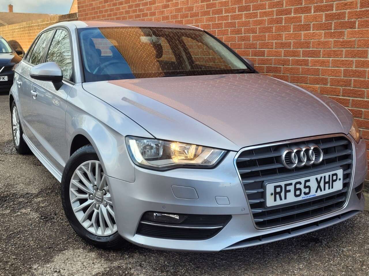 A 2015 AUDI A3 1.6 TDI ultra SE Technik Sportback 5dr Diesel Manual Euro 6 (s/s) (110 ps) A 2015 AUDI A3 1.6 TDI ultra SE Technik Sportback 5dr Diesel Manual Euro 6 (s/s) (110 ps)