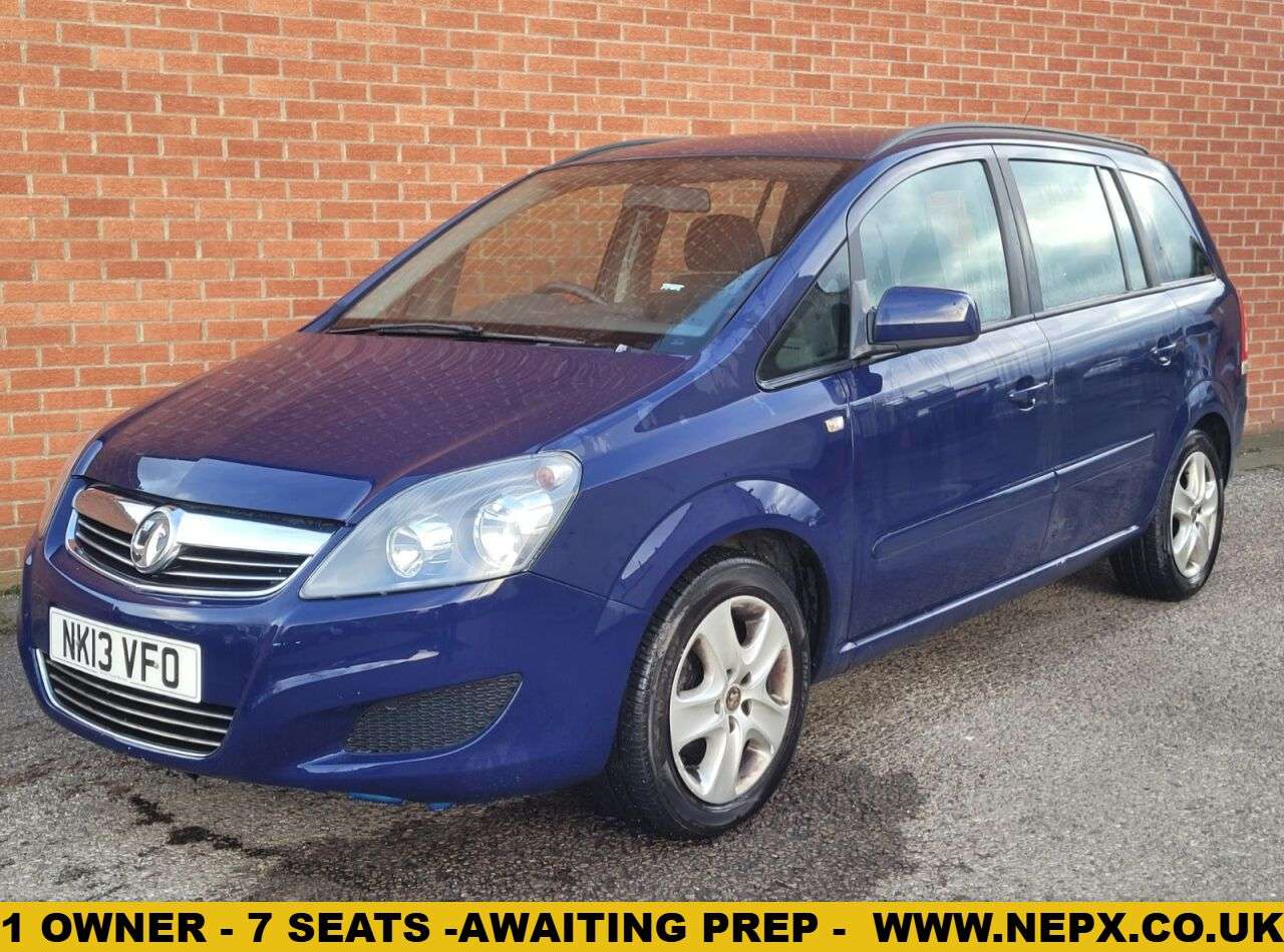 A 2013 VAUXHALL ZAFIRA 1.6 16V Exclusiv MPV 5dr Petrol Manual Euro 5 (115 ps) A 2013 VAUXHALL ZAFIRA 1.6 16V Exclusiv MPV 5dr Petrol Manual Euro 5 (115 ps)