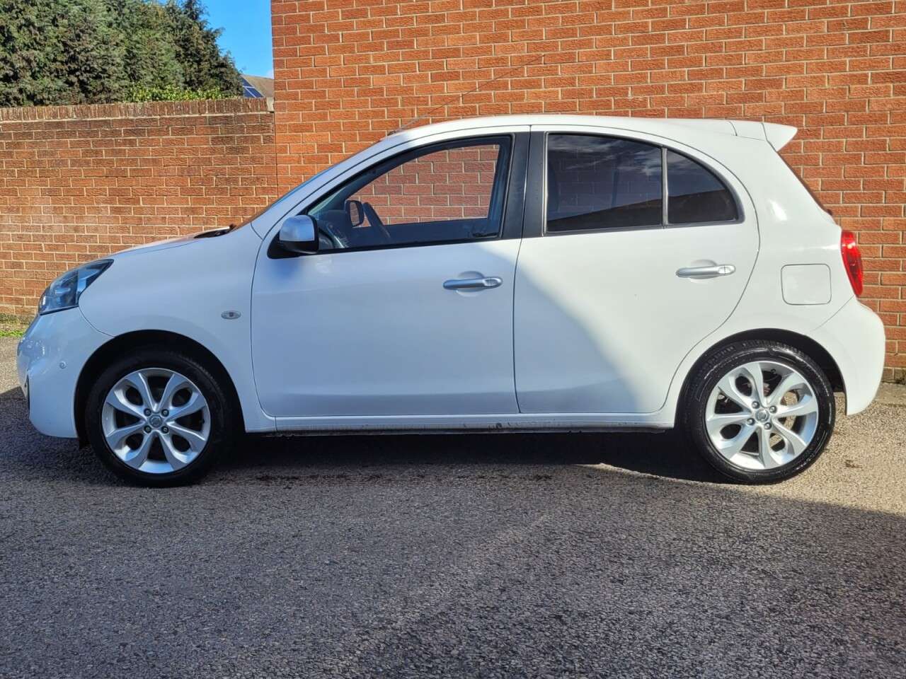 A 2017 NISSAN MICRA 1.2 n-tec Hatchback 5dr Petrol CVT Euro 6 (80 ps) A 2017 NISSAN MICRA 1.2 n-tec Hatchback 5dr Petrol CVT Euro 6 (80 ps)