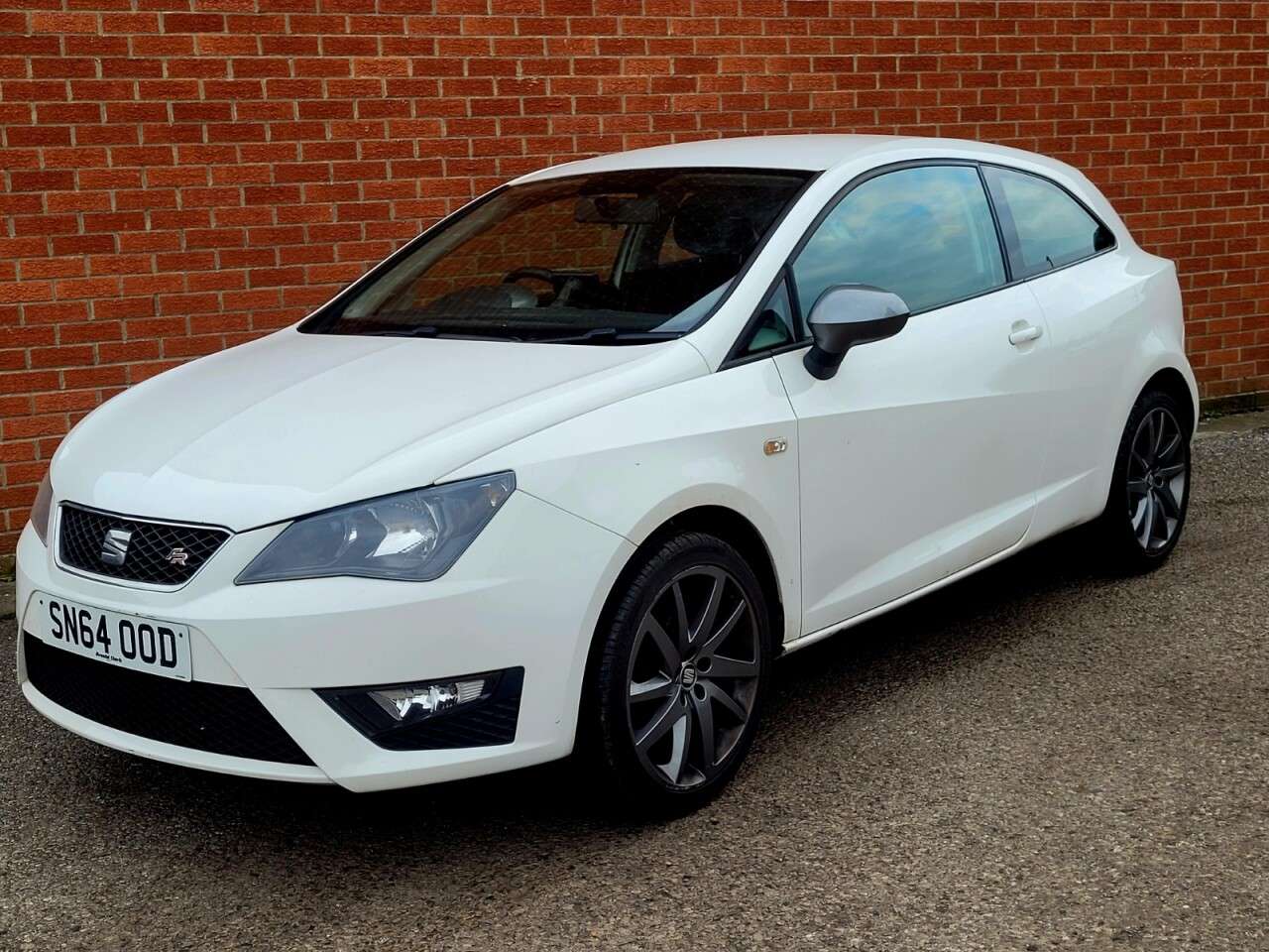 A 2014 SEAT IBIZA 1.2 TSI FR Sport Coupe 3dr Petrol Manual Euro 5 (105 ps) A 2014 SEAT IBIZA 1.2 TSI FR Sport Coupe 3dr Petrol Manual Euro 5 (105 ps)