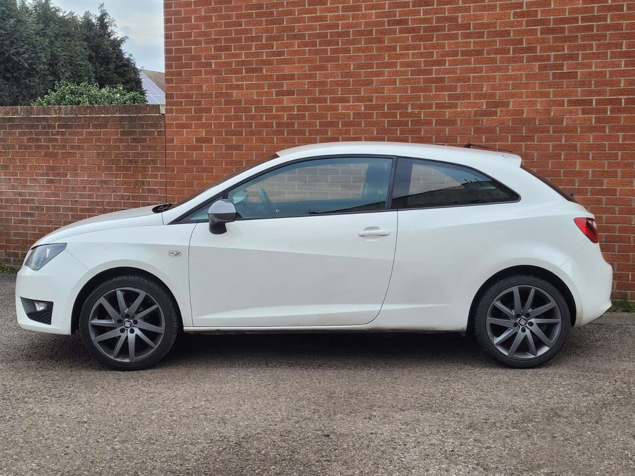 A 2014 SEAT IBIZA 1.2 TSI FR Sport Coupe 3dr Petrol Manual Euro 5 (105 ps) A 2014 SEAT IBIZA 1.2 TSI FR Sport Coupe 3dr Petrol Manual Euro 5 (105 ps)