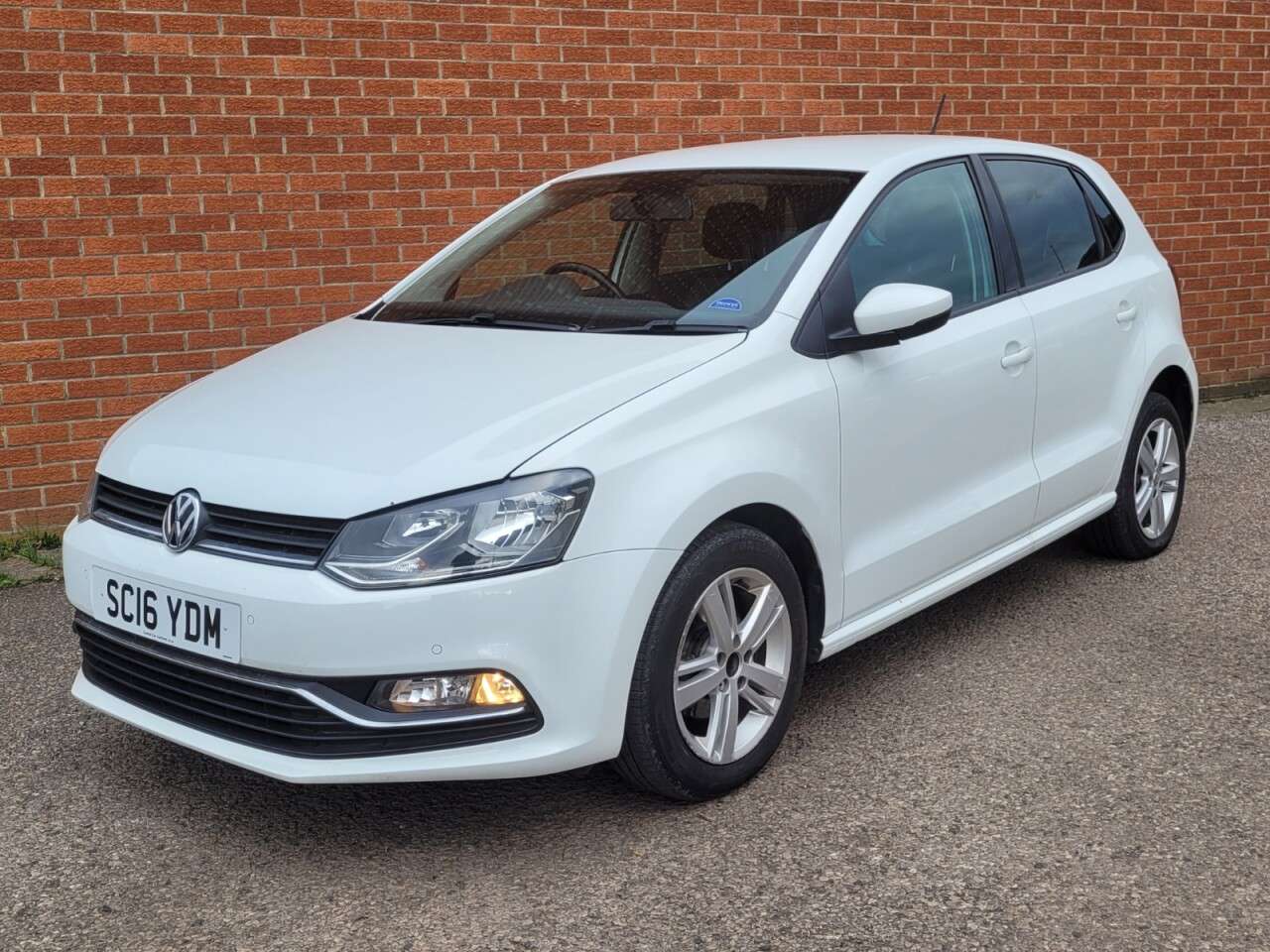 A 2016 VOLKSWAGEN POLO 1.0 BlueMotion Tech Match Hatchback 5dr Petrol Manual Euro 6 (s/s) (60 ps) A 2016 VOLKSWAGEN POLO 1.0 BlueMotion Tech Match Hatchback 5dr Petrol Manual Euro 6 (s/s) (60 ps)