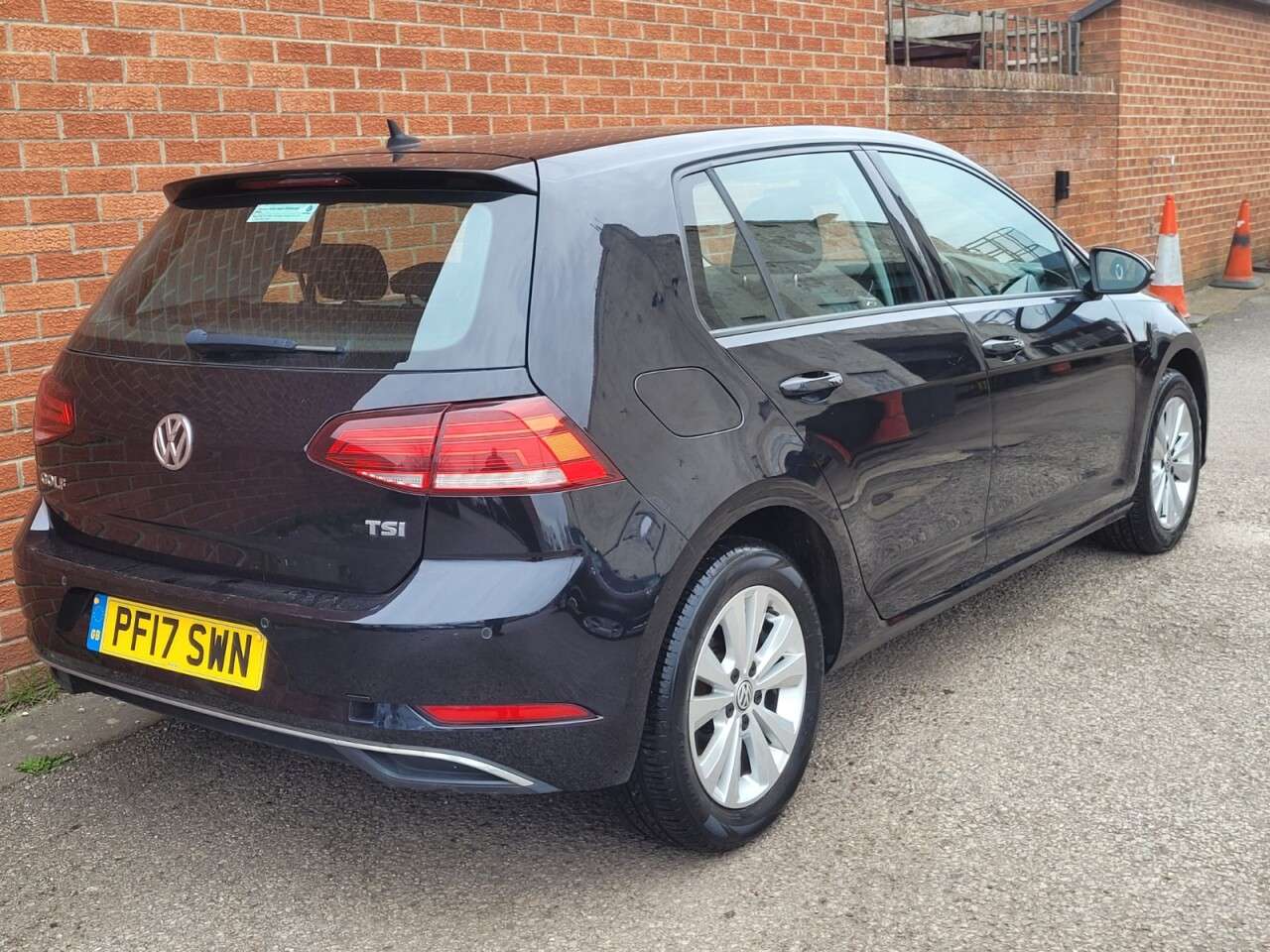 2017 VOLKSWAGEN GOLF 2017 VOLKSWAGEN GOLF