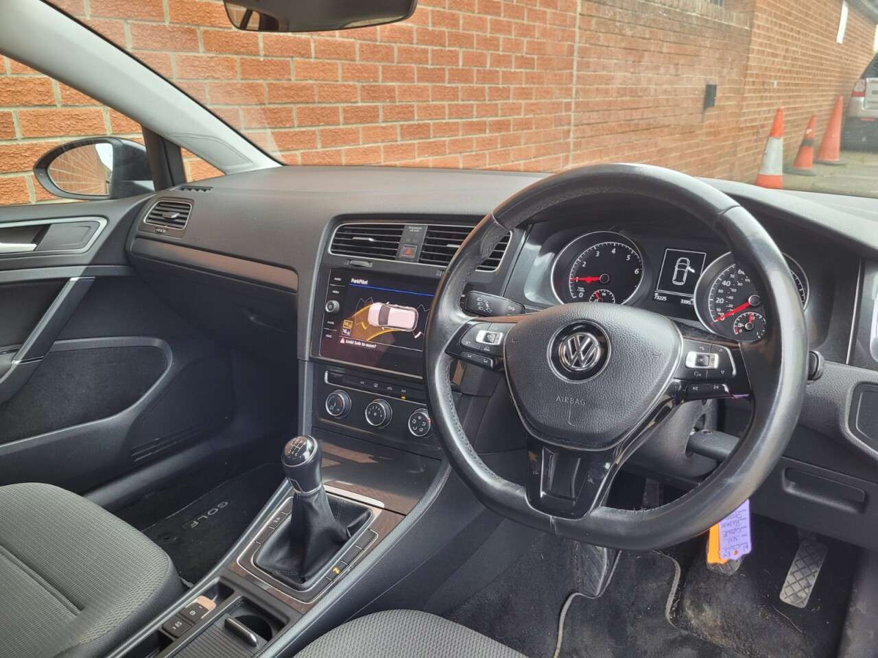 2017 VOLKSWAGEN GOLF 2017 VOLKSWAGEN GOLF