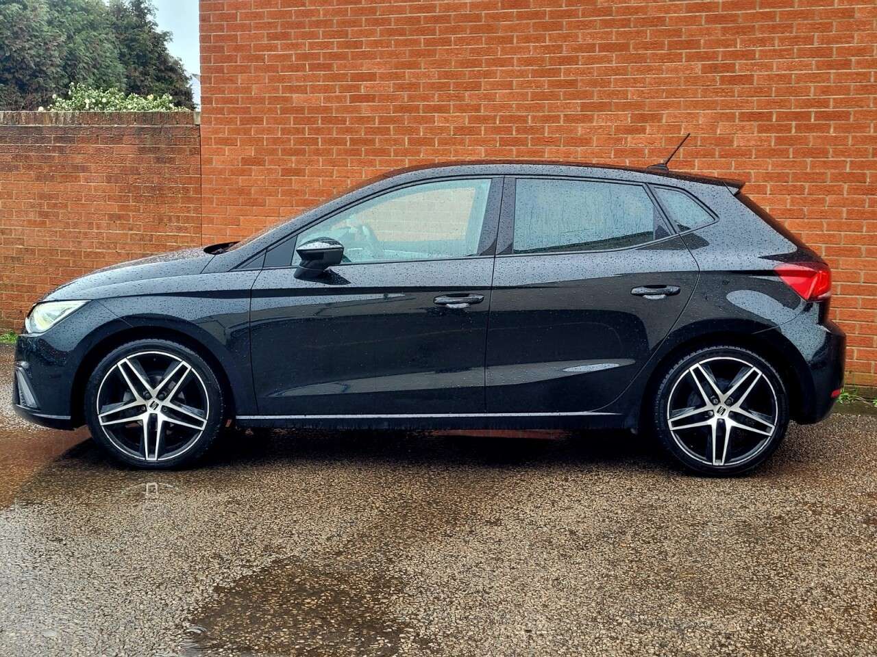 A 2023 SEAT IBIZA 1.0 TSI FR Edition Hatchback 5dr Petrol Manual Euro 6 (s/s) (95 ps) ANDRIOD A 2023 SEAT IBIZA 1.0 TSI FR Edition Hatchback 5dr Petrol Manual Euro 6 (s/s) (95 ps) ANDRIOD