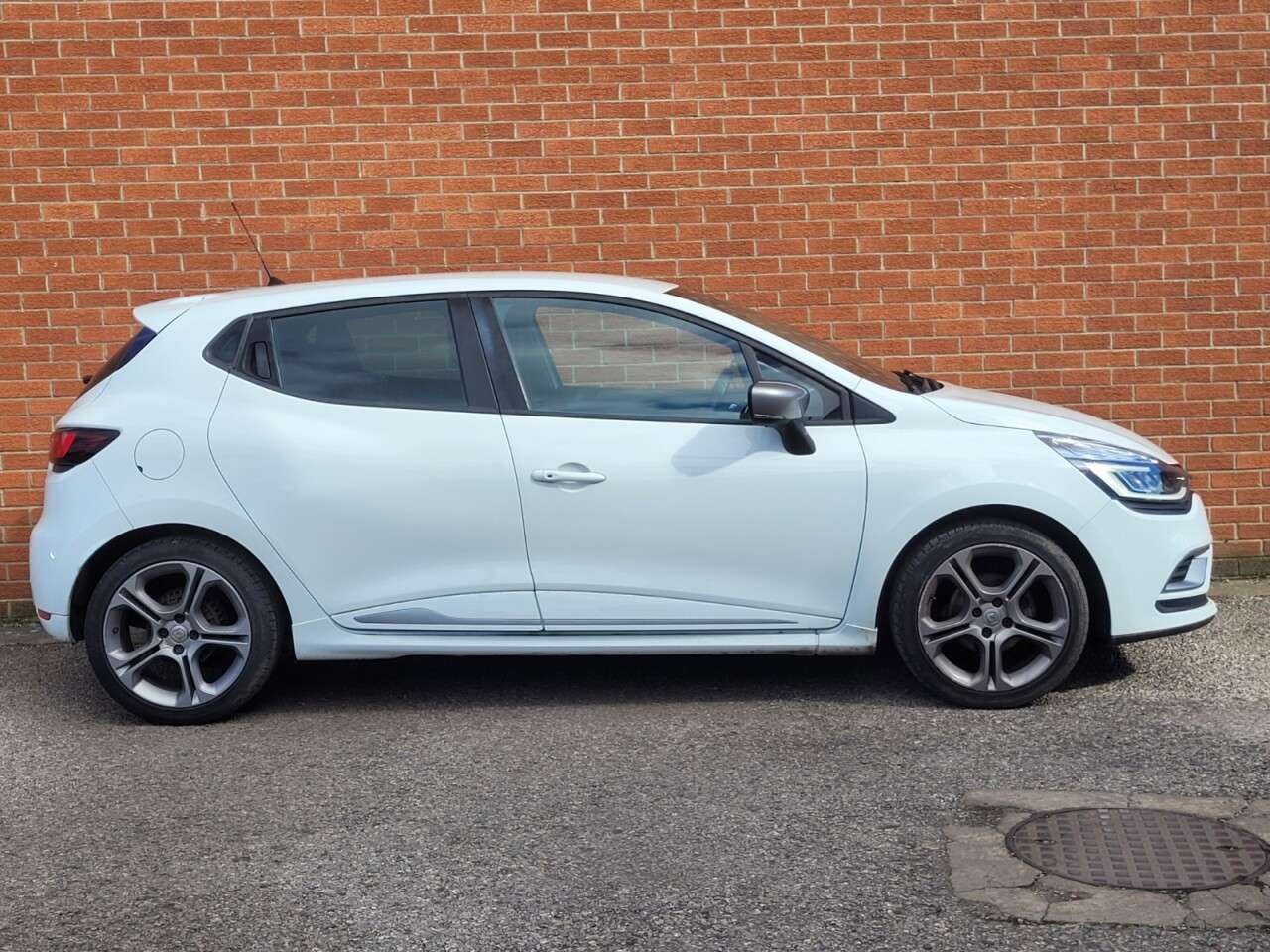 2018 RENAULT CLIO 2018 RENAULT CLIO