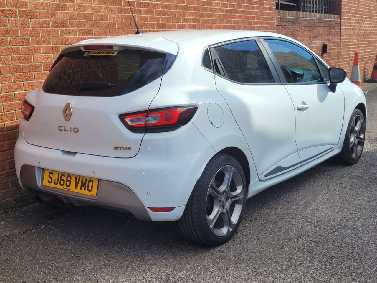 2018 RENAULT CLIO 2018 RENAULT CLIO