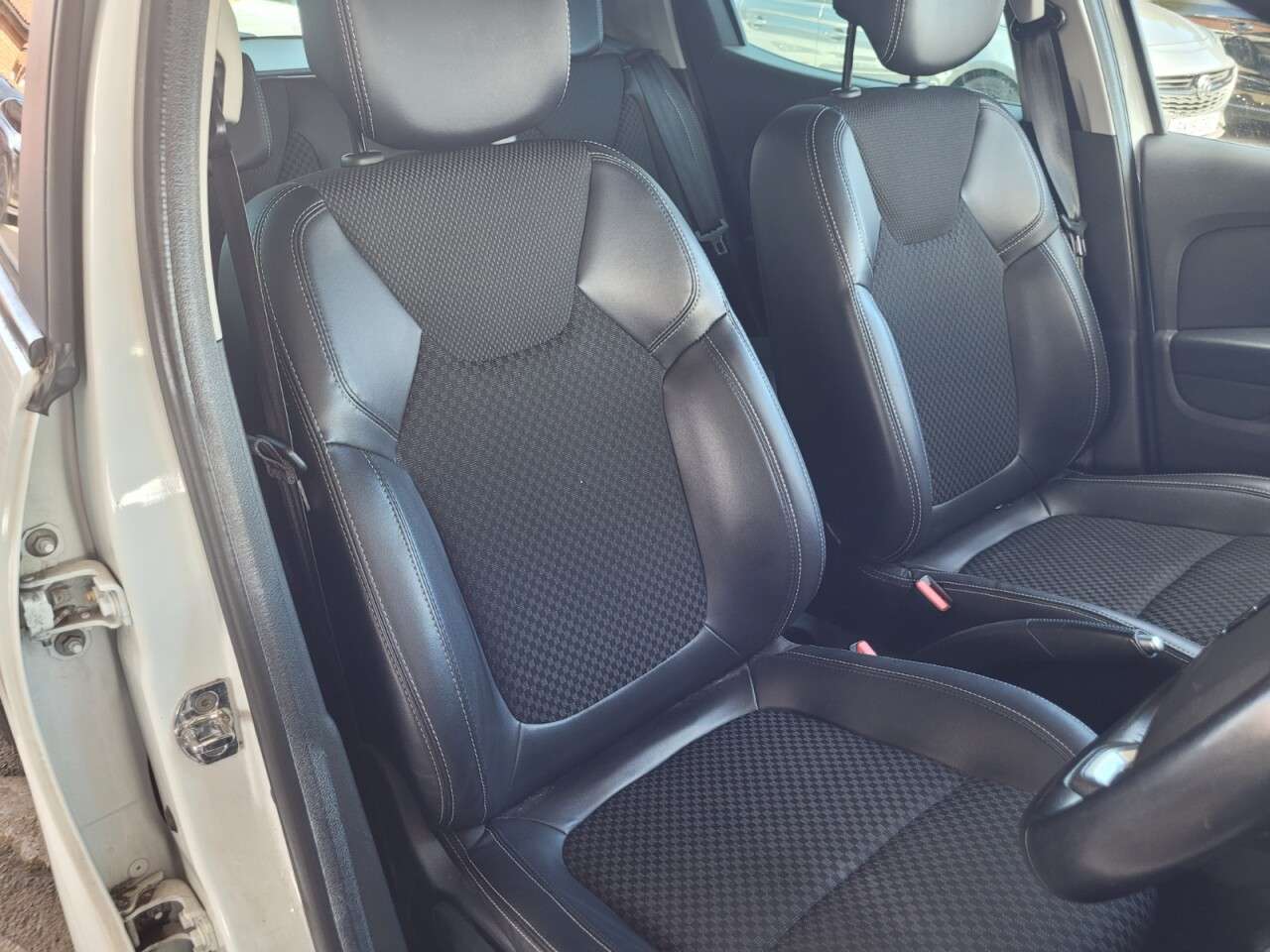 2018 RENAULT CLIO 2018 RENAULT CLIO