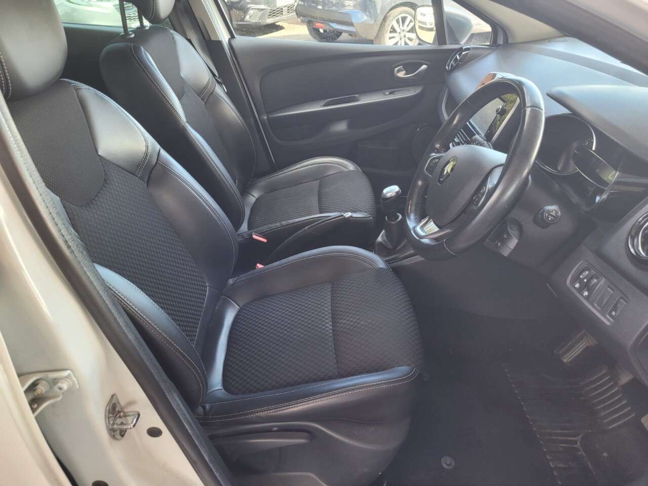 2018 RENAULT CLIO 2018 RENAULT CLIO