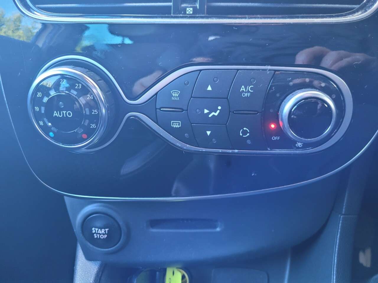 2018 RENAULT CLIO 2018 RENAULT CLIO