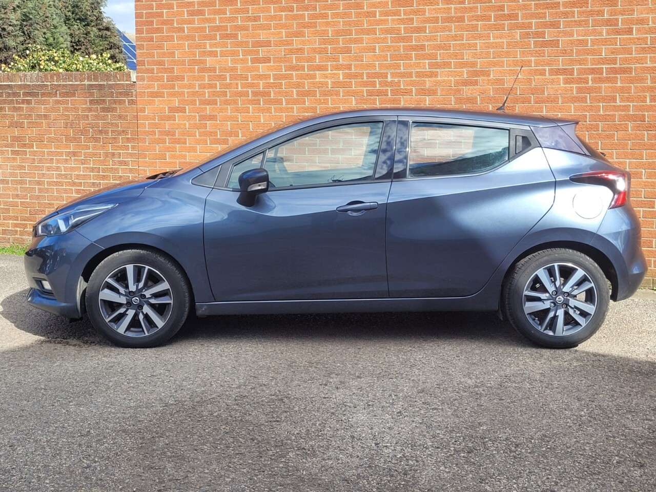 A 2019 NISSAN MICRA 0.9 IG-T Acenta Hatchback 5dr Petrol Manual Euro 6 (s/s) (90 ps) A 2019 NISSAN MICRA 0.9 IG-T Acenta Hatchback 5dr Petrol Manual Euro 6 (s/s) (90 ps)