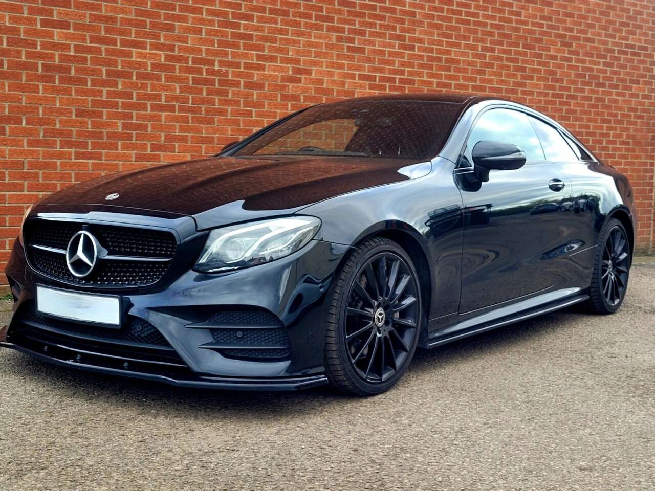 A 2020 MERCEDES-BENZ E-CLASS 2.0 E350 AMG Line (Premium Plus) Coupe 2dr Petrol G-Tronic+ Euro 6 (s/s) (3 A 2020 MERCEDES-BENZ E-CLASS 2.0 E350 AMG Line (Premium Plus) Coupe 2dr Petrol G-Tronic+ Euro 6 (s/s) (3