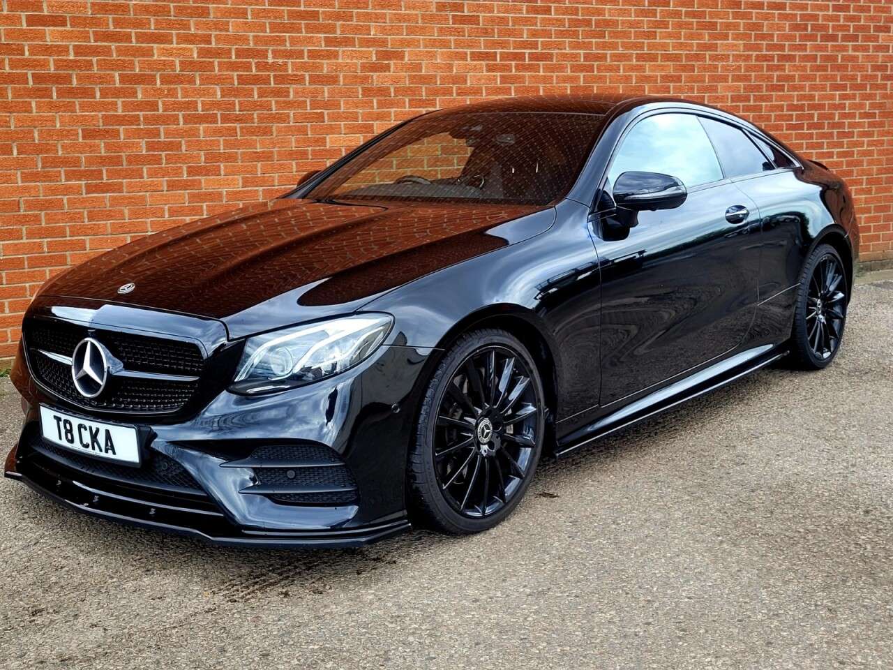 A 2020 MERCEDES-BENZ E-CLASS 2.0 E350 AMG Line (Premium Plus) Coupe 2dr Petrol G-Tronic+ Euro 6 (s/s) (3 A 2020 MERCEDES-BENZ E-CLASS 2.0 E350 AMG Line (Premium Plus) Coupe 2dr Petrol G-Tronic+ Euro 6 (s/s) (3