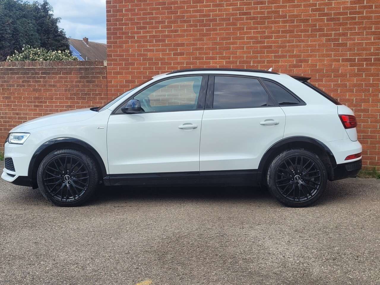 A 2018 AUDI Q3 1.4 TFSI CoD Black Edition SUV 5dr Petrol S Tronic Euro 6 (s/s) (150 ps) RE A 2018 AUDI Q3 1.4 TFSI CoD Black Edition SUV 5dr Petrol S Tronic Euro 6 (s/s) (150 ps) RE