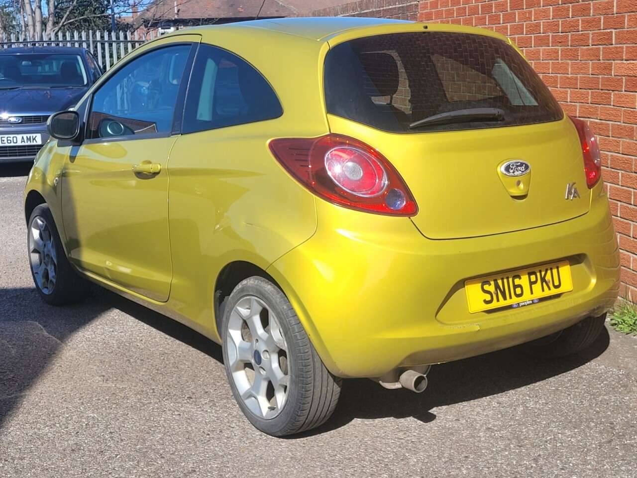 A 2016 FORD KA 1.2 Zetec Hatchback 3dr Petrol Manual Euro 5 (s/s) (69 ps) A 2016 FORD KA 1.2 Zetec Hatchback 3dr Petrol Manual Euro 5 (s/s) (69 ps)