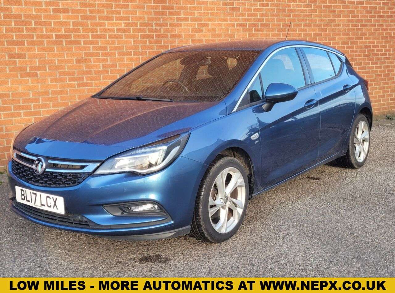A 2017 VAUXHALL ASTRA 1.4i Turbo SRi Hatchback 5dr Petrol Auto Euro 6 (s/s) (150 ps) A 2017 VAUXHALL ASTRA 1.4i Turbo SRi Hatchback 5dr Petrol Auto Euro 6 (s/s) (150 ps)