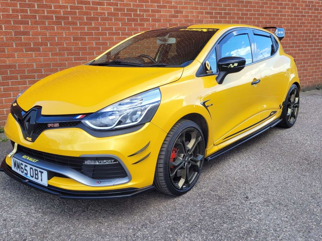 A 2015 RENAULT CLIO 1.6 TCe Renaultsport Nav Lux Hatchback 5dr Petrol Auto Euro 6 (200 ps) A 2015 RENAULT CLIO 1.6 TCe Renaultsport Nav Lux Hatchback 5dr Petrol Auto Euro 6 (200 ps)