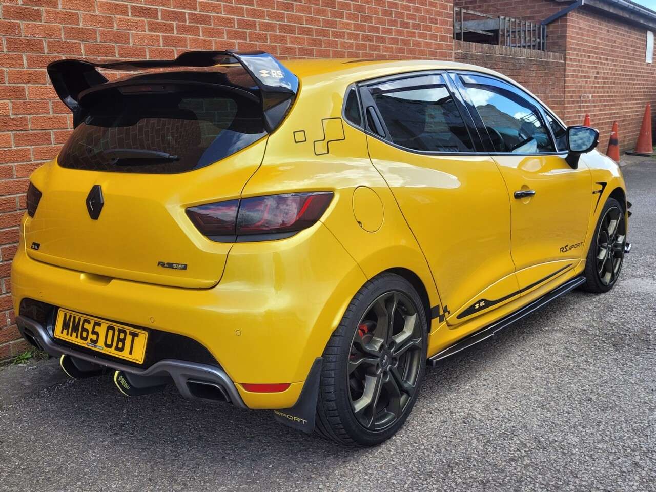 2015 RENAULT CLIO 2015 RENAULT CLIO
