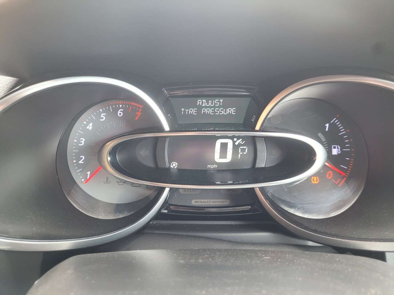 2015 RENAULT CLIO 2015 RENAULT CLIO