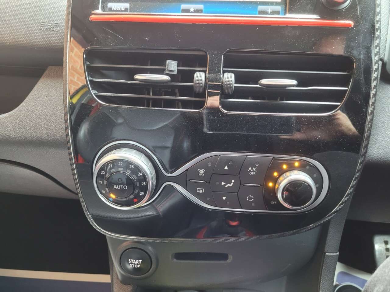 2015 RENAULT CLIO 2015 RENAULT CLIO