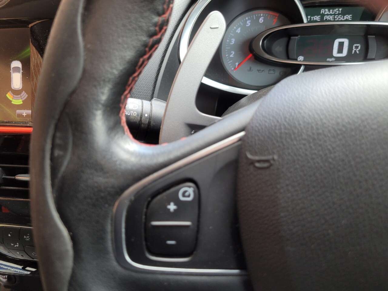 2015 RENAULT CLIO 2015 RENAULT CLIO