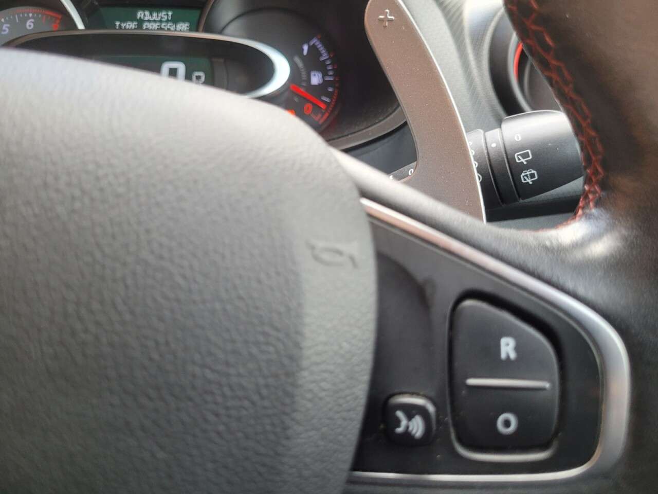 2015 RENAULT CLIO 2015 RENAULT CLIO