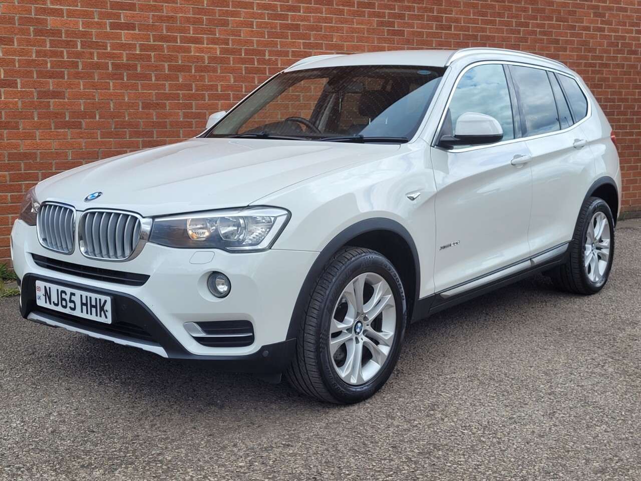A 2015 BMW X3 2.0 20d xLine SUV 5dr Diesel Auto xDrive Euro 6 (s/s) (190 ps) A 2015 BMW X3 2.0 20d xLine SUV 5dr Diesel Auto xDrive Euro 6 (s/s) (190 ps)