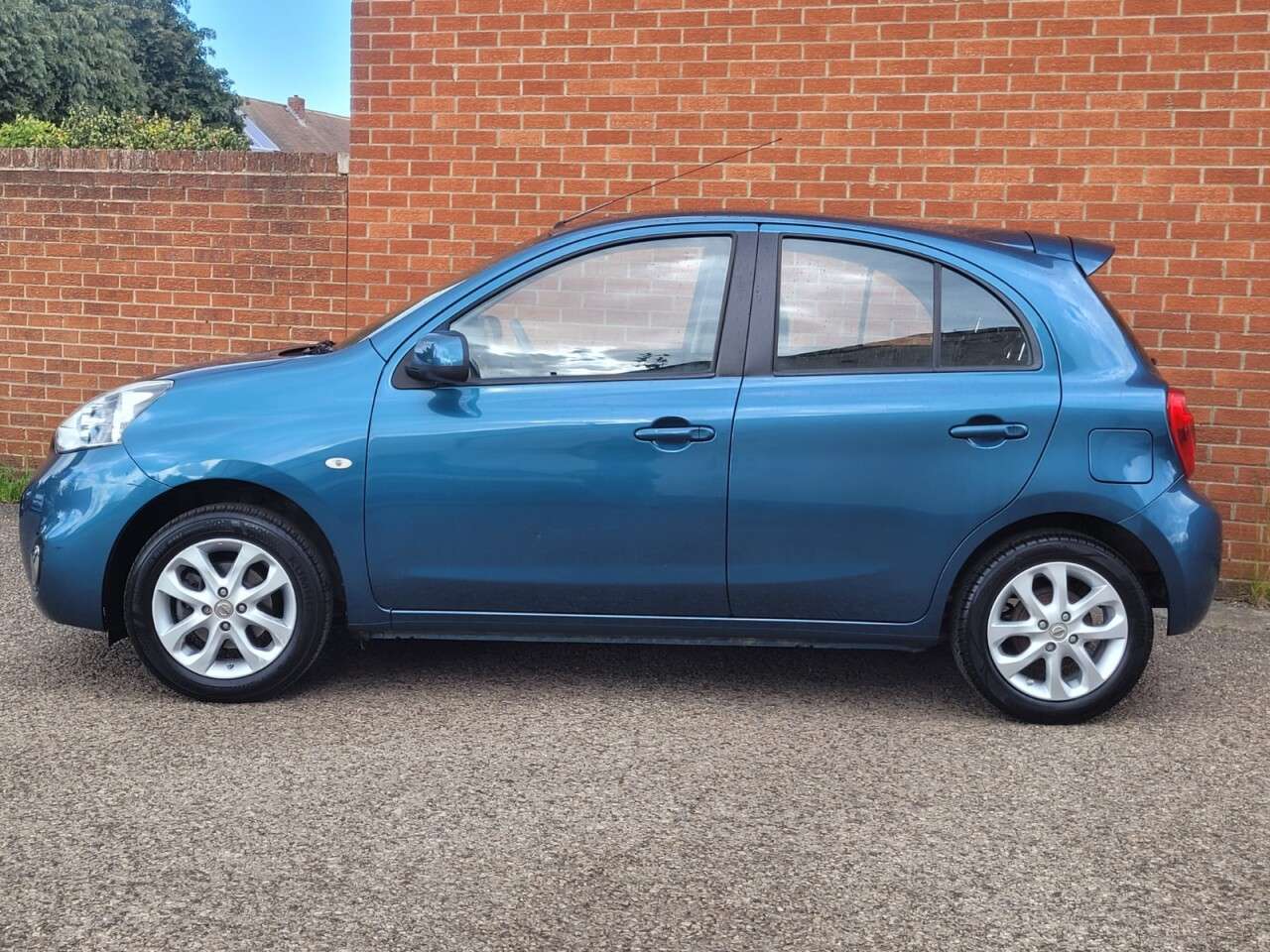 A 2015 NISSAN MICRA 1.2 Acenta Hatchback 5dr Petrol CVT Euro 5 (80 ps) A 2015 NISSAN MICRA 1.2 Acenta Hatchback 5dr Petrol CVT Euro 5 (80 ps)