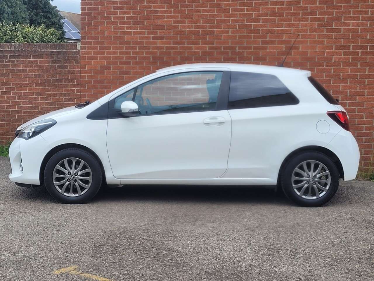 2017 TOYOTA YARIS 2017 TOYOTA YARIS