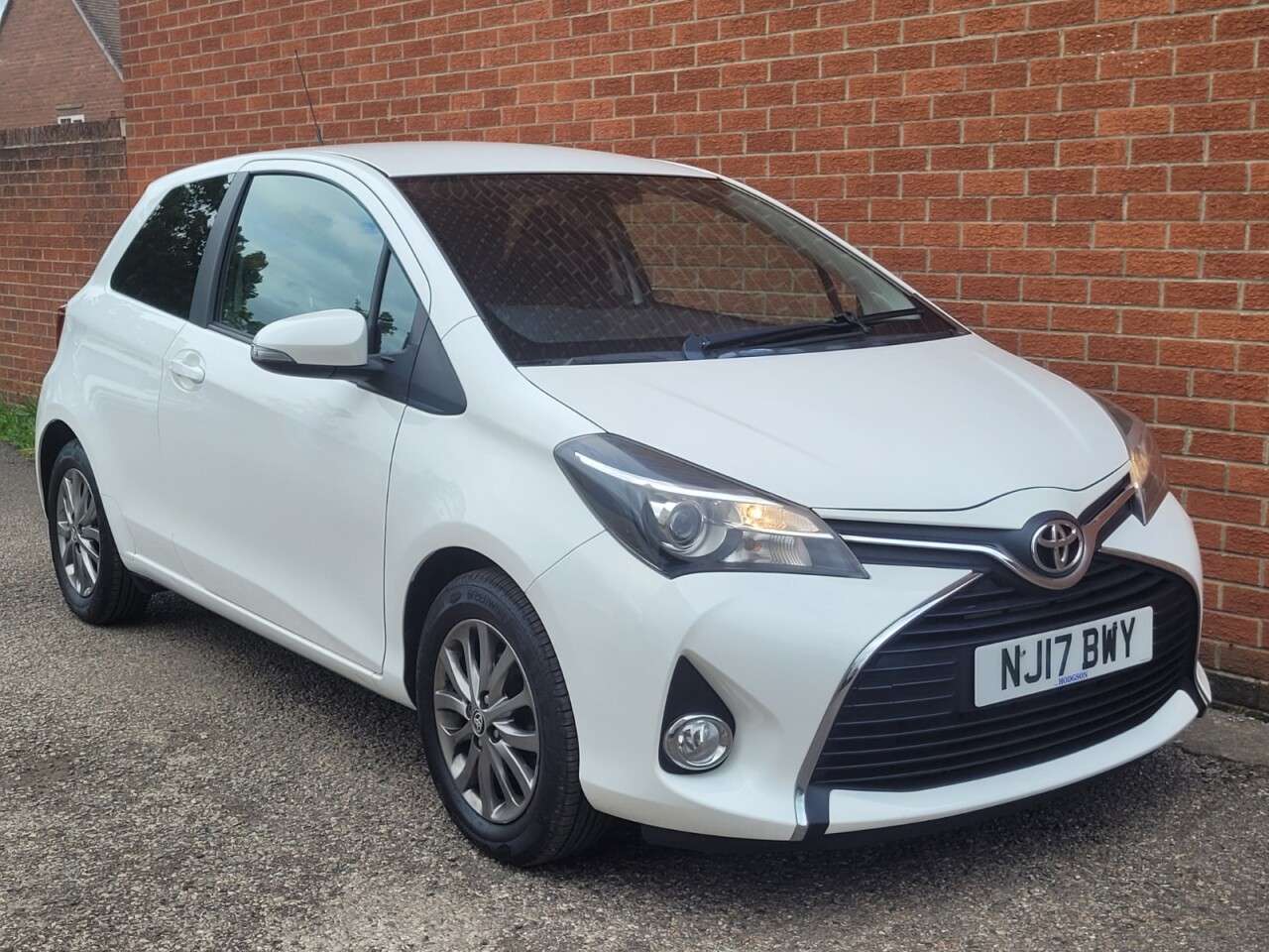2017 TOYOTA YARIS 2017 TOYOTA YARIS