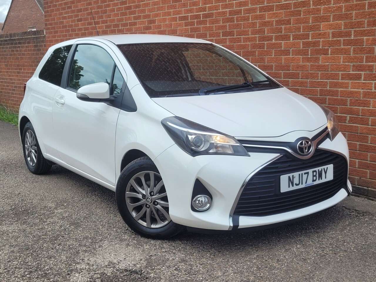 2017 TOYOTA YARIS 2017 TOYOTA YARIS