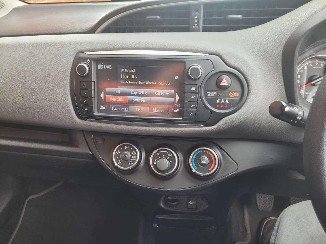 2017 TOYOTA YARIS 2017 TOYOTA YARIS