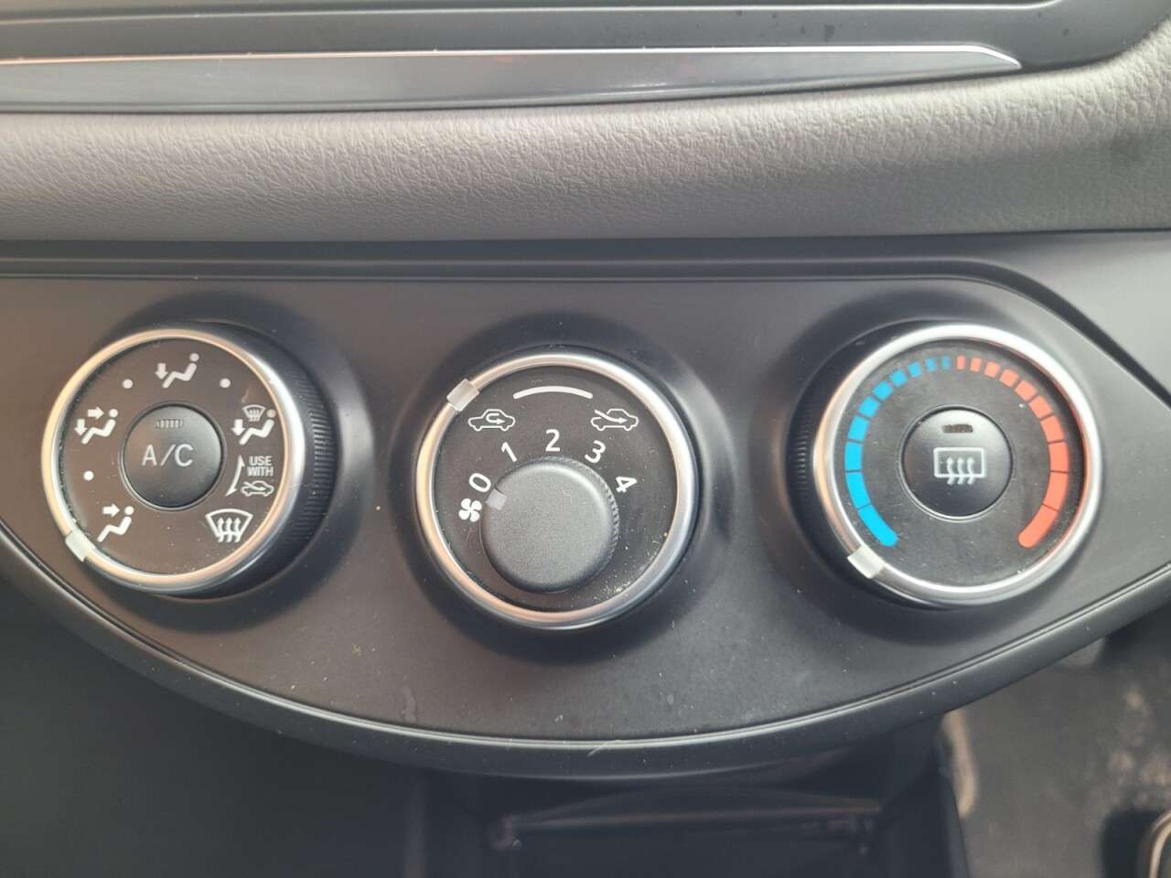 2017 TOYOTA YARIS 2017 TOYOTA YARIS