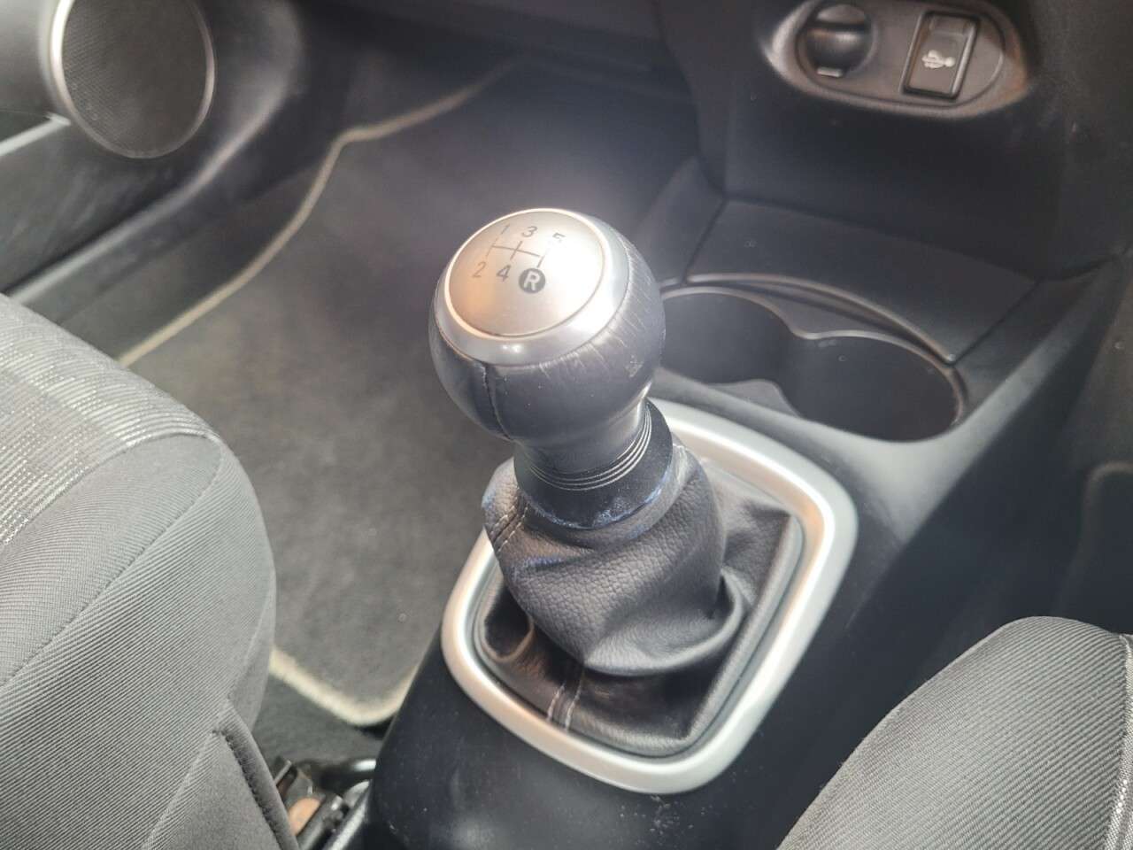 2017 TOYOTA YARIS 2017 TOYOTA YARIS