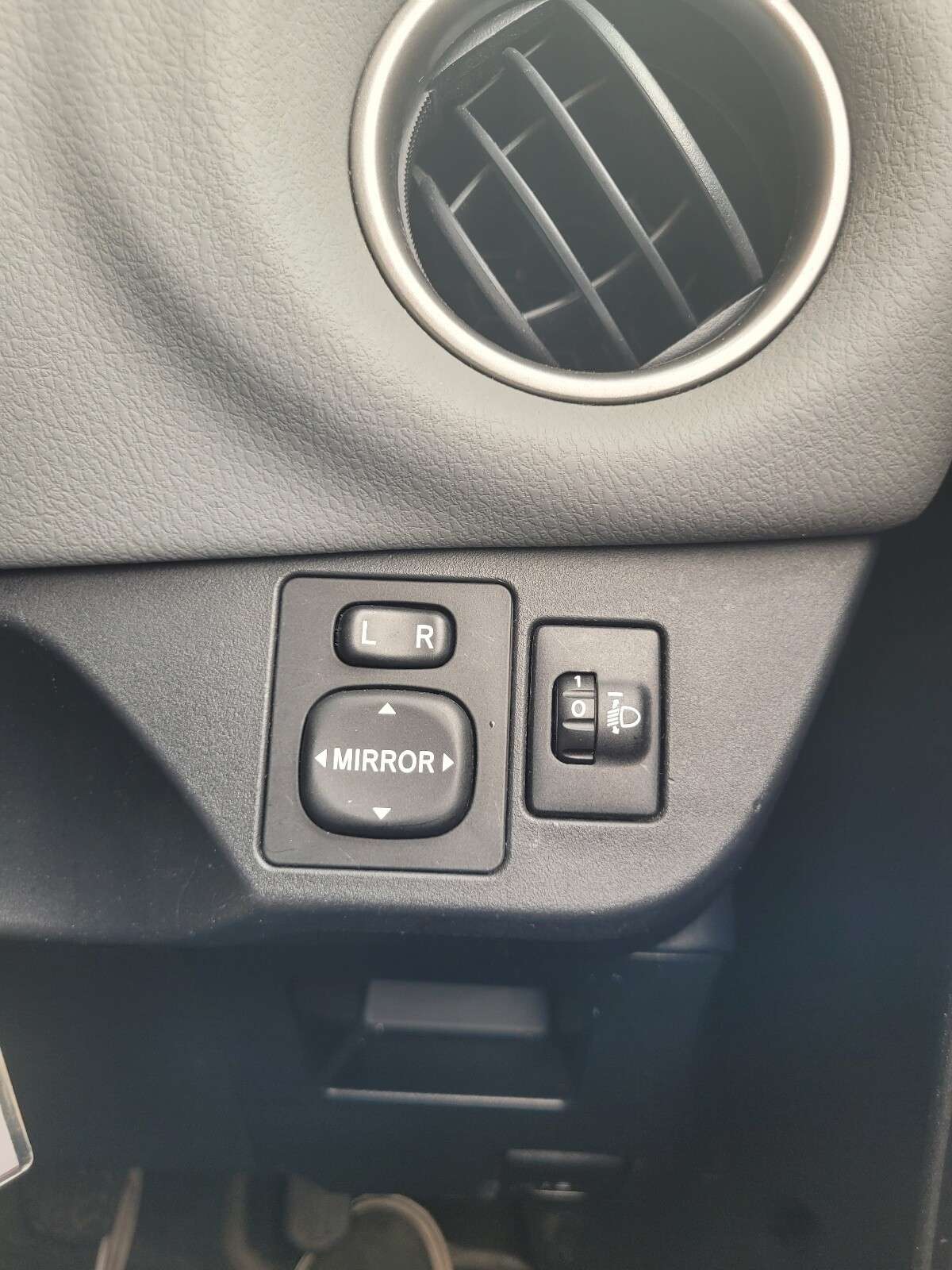 2017 TOYOTA YARIS 2017 TOYOTA YARIS