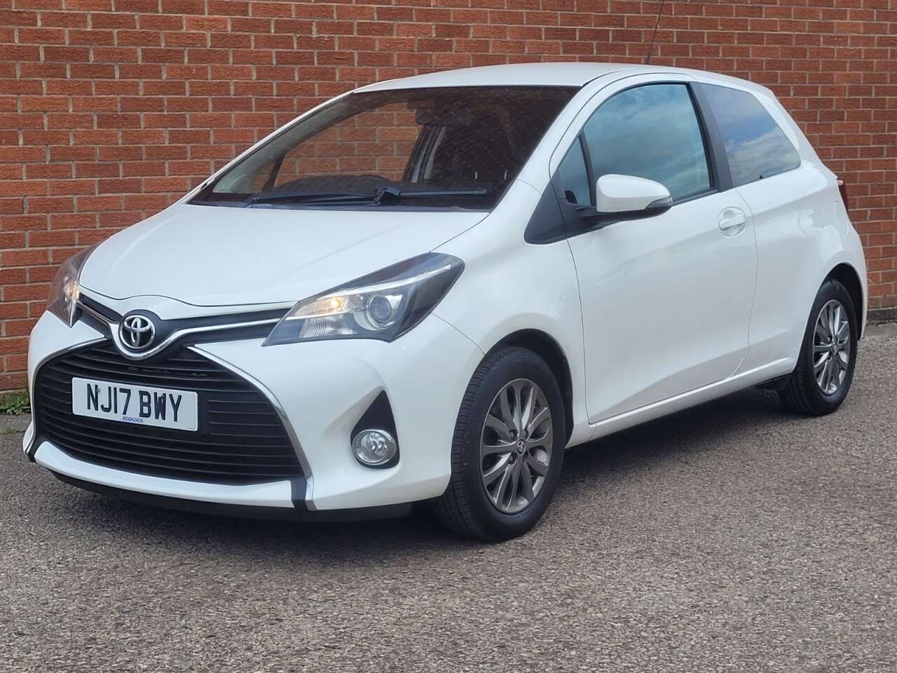 2017 TOYOTA YARIS 2017 TOYOTA YARIS