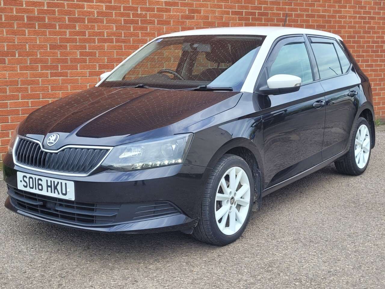 A 2016 SKODA FABIA 1.0 Colour Edition Hatchback 5dr Petrol Manual Euro 6 (s/s) (75 ps) A 2016 SKODA FABIA 1.0 Colour Edition Hatchback 5dr Petrol Manual Euro 6 (s/s) (75 ps)