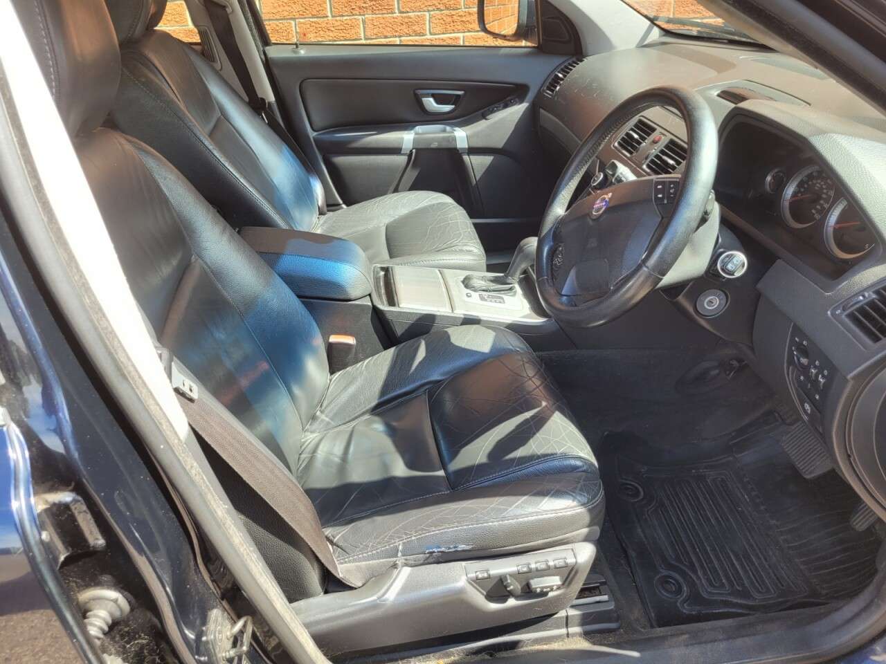 2010 VOLVO XC90 2010 VOLVO XC90