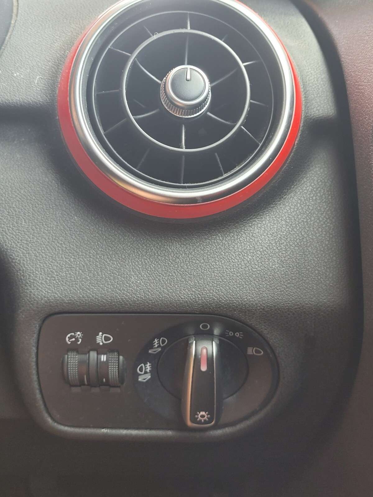 2017 AUDI A1 2017 AUDI A1