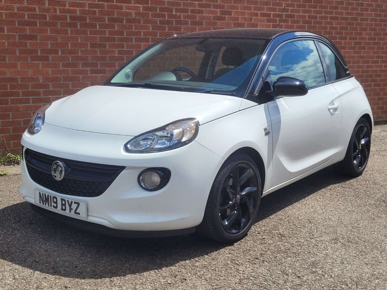 A 2019 VAUXHALL ADAM 1.2i Griffin Hatchback 3dr Petrol Manual Euro 6 (70 ps) A 2019 VAUXHALL ADAM 1.2i Griffin Hatchback 3dr Petrol Manual Euro 6 (70 ps)