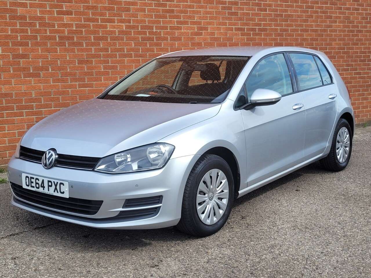 A 2014 VOLKSWAGEN GOLF 1.2 TSI BlueMotion Tech S Hatchback 5dr Petrol Manual Euro 5 (s/s) (85 ps) A 2014 VOLKSWAGEN GOLF 1.2 TSI BlueMotion Tech S Hatchback 5dr Petrol Manual Euro 5 (s/s) (85 ps)