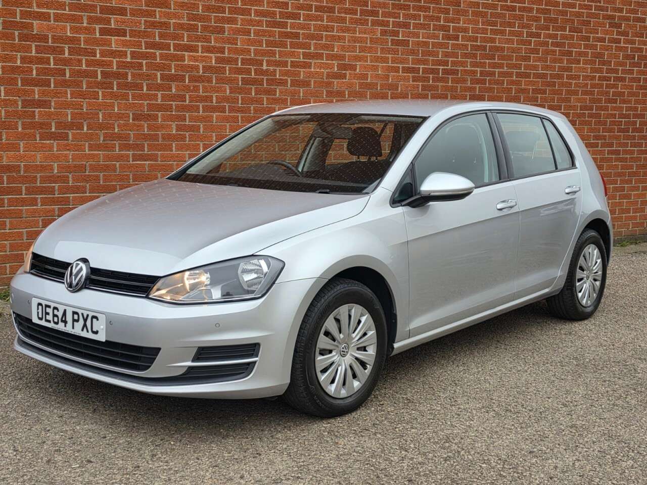 A 2014 VOLKSWAGEN GOLF 1.2 TSI BlueMotion Tech S Hatchback 5dr Petrol Manual Euro 5 (s/s) (85 ps) A 2014 VOLKSWAGEN GOLF 1.2 TSI BlueMotion Tech S Hatchback 5dr Petrol Manual Euro 5 (s/s) (85 ps)