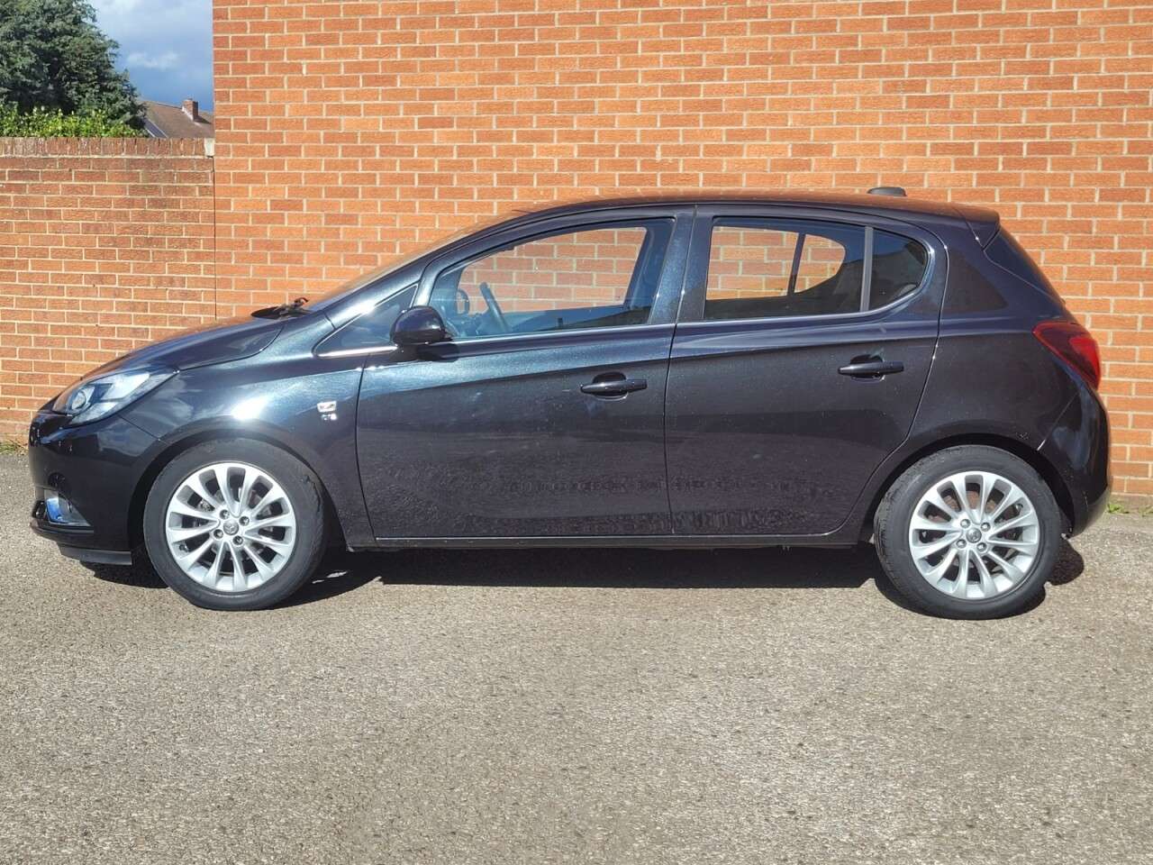 A 2016 VAUXHALL CORSA 1.4i SE Hatchback 5dr Petrol Auto Euro 6 (90 ps) More automatics at www.nep A 2016 VAUXHALL CORSA 1.4i SE Hatchback 5dr Petrol Auto Euro 6 (90 ps) More automatics at www.nep
