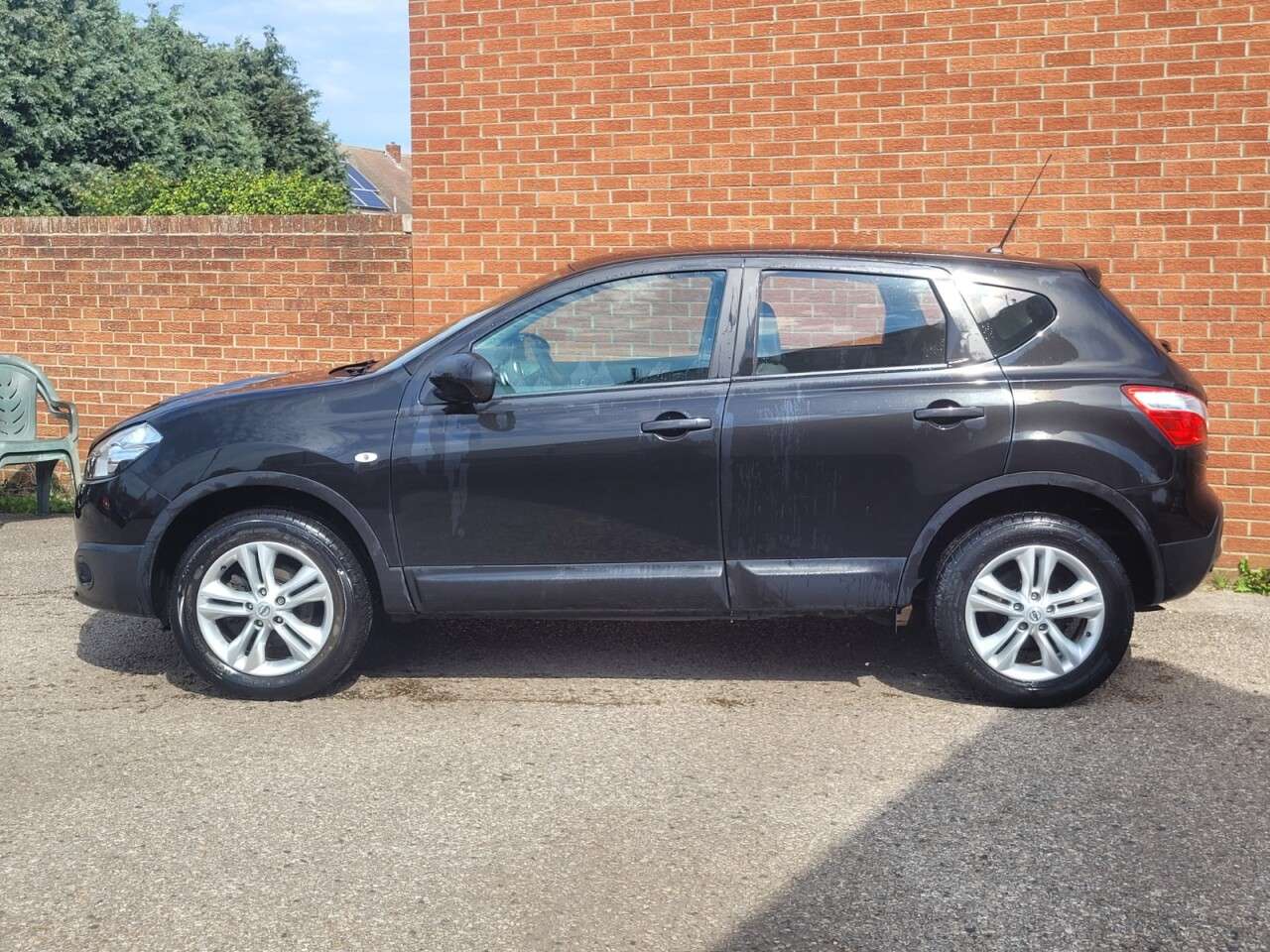 A 2012 NISSAN QASHQAI 1.6 dCi Acenta SUV 5dr Diesel Manual 2WD Euro 5 (130 ps) A 2012 NISSAN QASHQAI 1.6 dCi Acenta SUV 5dr Diesel Manual 2WD Euro 5 (130 ps)