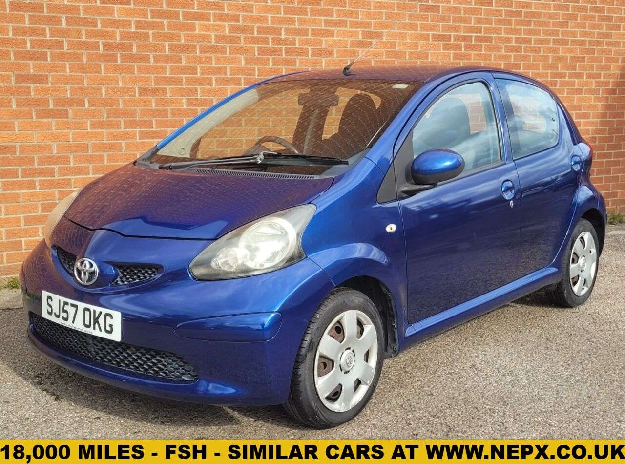 A 2007 TOYOTA AYGO 1.0 VVT-i Blue Hatchback 5dr Petrol Manual Euro 4 (67 bhp) A 2007 TOYOTA AYGO 1.0 VVT-i Blue Hatchback 5dr Petrol Manual Euro 4 (67 bhp)