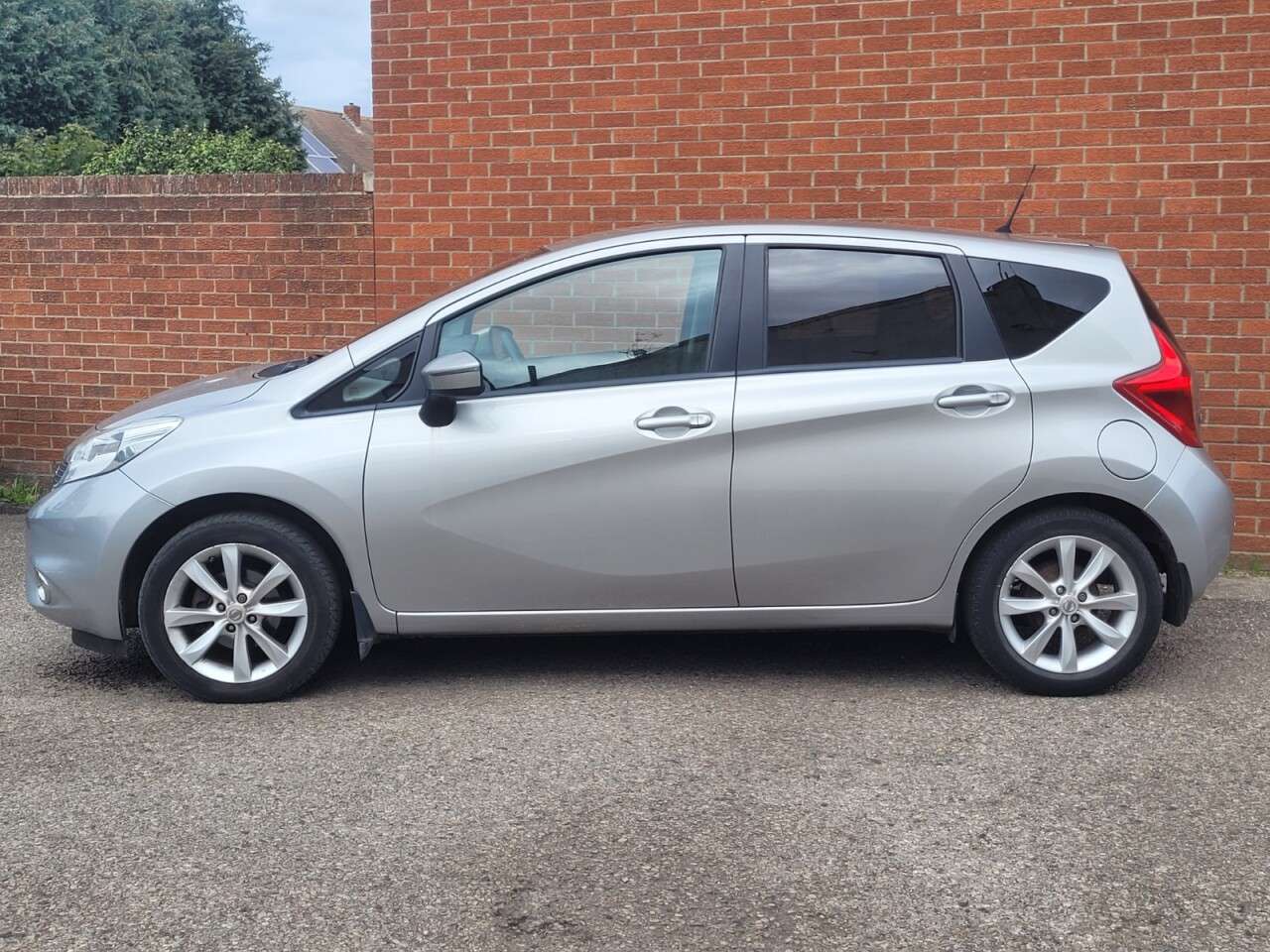 A 2014 NISSAN NOTE 1.2 DIG-S Acenta Premium Hatchback 5dr Petrol CVT Euro 5 (s/s) (98 ps) A 2014 NISSAN NOTE 1.2 DIG-S Acenta Premium Hatchback 5dr Petrol CVT Euro 5 (s/s) (98 ps)