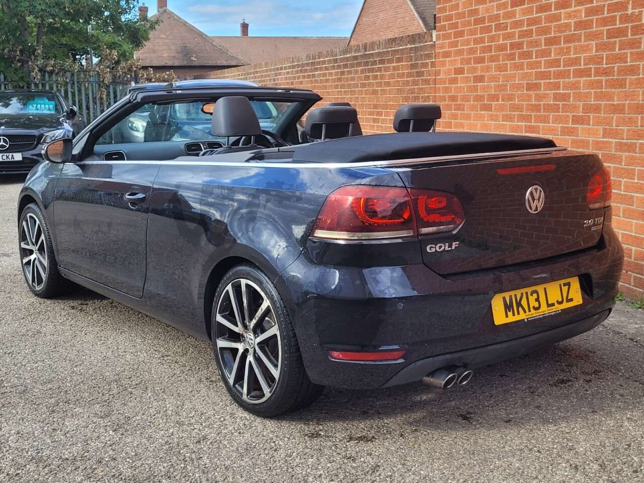A 2013 VOLKSWAGEN GOLF 2.0 TDI BlueMotion Tech GT Cabriolet 2dr Diesel Manual Euro 5 (s/s) (140 ps A 2013 VOLKSWAGEN GOLF 2.0 TDI BlueMotion Tech GT Cabriolet 2dr Diesel Manual Euro 5 (s/s) (140 ps