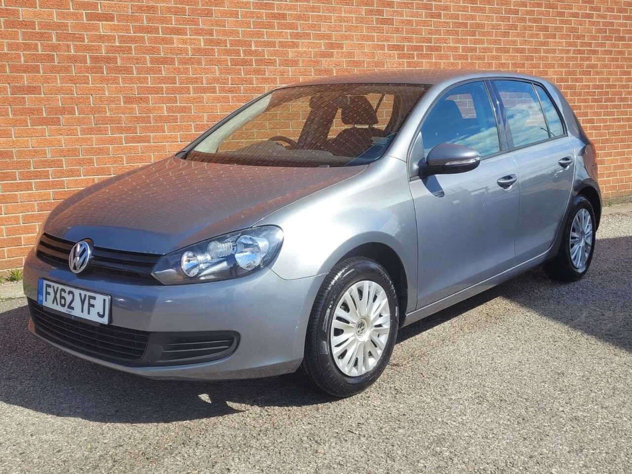 A 2012 VOLKSWAGEN GOLF 1.2 S Hatchback 5dr Petrol Manual (164 g/km, 80 bhp) A 2012 VOLKSWAGEN GOLF 1.2 S Hatchback 5dr Petrol Manual (164 g/km, 80 bhp)
