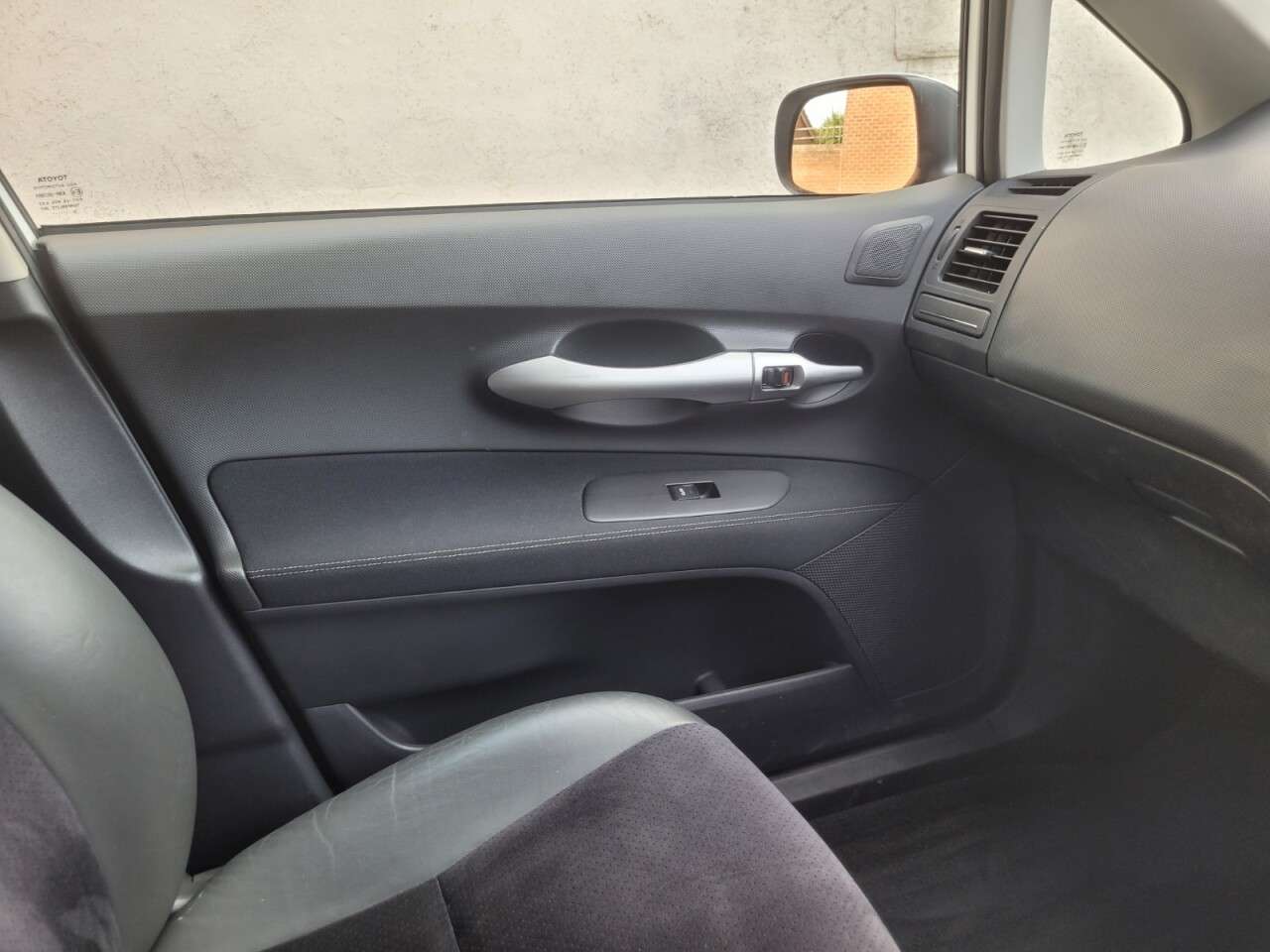 2011 TOYOTA AURIS 2011 TOYOTA AURIS